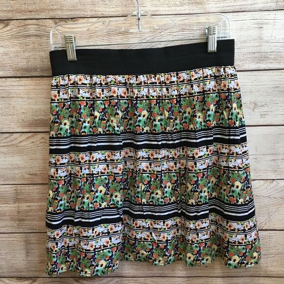 JOE‎ BENBASSET SKIRT IN FLORAL PRINT - Picture 3 of 5